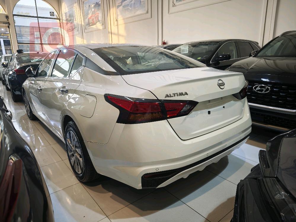 نیسان ئەلتیما